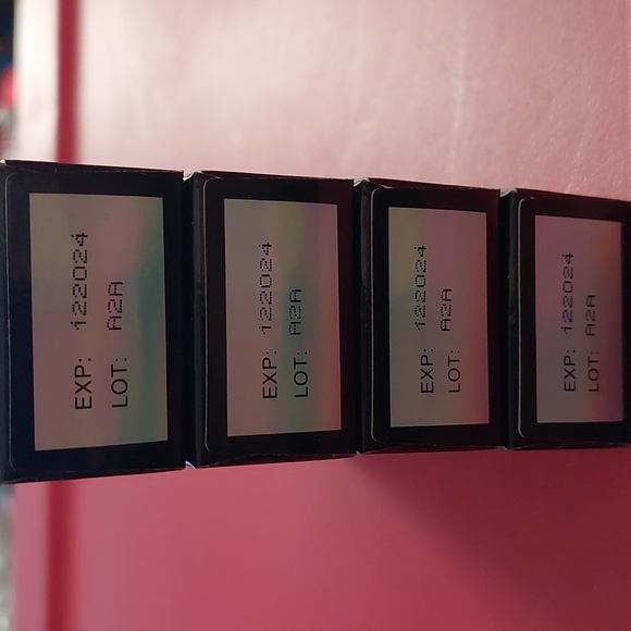 BUNDLE! Avon Charcoal Whitening Essentials; Fresh Mint flavor 0.7fl.oz FREE GIFT - Picture 9 of 13